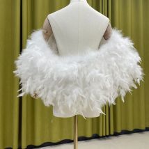 Modisches und elegantes Damen-Umhang-Schaloberteil mit Federn, 20 x 130 cm, geeignet für Partys und Hochzeiten. Variable kurze Ärmel