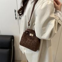 Chic Banquet Leopard Print Crossbody Bag, Stylish Women Tote Bag, Retro Buckle Handbag Underarm Shoulder Bag for Women Daily Use
