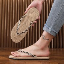 Pantofole da uomo Scarpe estive traspiranti per il tempo libero da spiaggia Slip On Infradito da uomo Pantofole unisex morbide e leggere Pantuflas Hombre