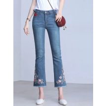 New 2023 Spring/Summer Female Denim Pant Elasticity Jeans Women's Wild Nine Points Trumpet Embroidered  Cowgirl Pants