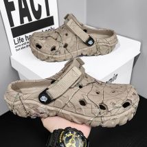 2024 Sandali da uomo estivi Nuove scarpe da giardino per la casa Pantofole da uomo comode e leggere Sandali infradito con fondo morbido antiscivolo