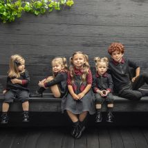 Ali-Plus Familie Denim Kleidung Set schwarz Denim Kinder süße Mädchen Kleid Shirt Top Baby Strampler für Herbst rot karierten Rand