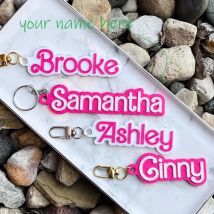 Fashion Personalized Custom Pink Text 3D Name Acrylic Keychain Backpack Diaper Bag Lunch Box Name Label Key Chain Gift Wholesale