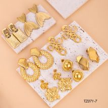 Modische goldfarbene Ohrringe im Vintage-Stil-individuelles geometrisches Blütenblatt design für Frauen