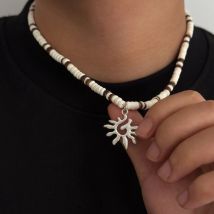 SHIXIN Minimalistische Weiß/Braun Holz Perlen Kette Choker Halskette für Männer Neue Trendy Sonne Anhänger Halskette Männlichen Schmuck Zubehör