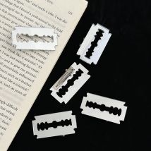 Kreatywna symulacja Zabawny kształt noża Spinki do włosów dla kobiet Dziwne kreatywne spinki do włosów dla dziewczynek Akcesoria do włosów dla dziewczynek