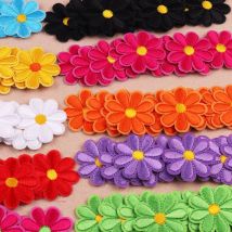 Wholesale 10PCS Daisy Flower Embroidered Patches Iron On Patches For Clothing Jacket Sewing Thermoadhesive Patch DIY