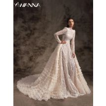 Langes Hochzeitskleid mit Stickerei, Perlenspitze, abgestuftes Brautkleid mit abnehmbarer Schleppe, maßgeschneiderte bescheidene Kleider mit hohem Kragen für die Braut