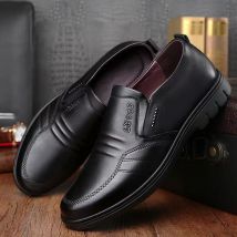 Scarpe in pelle da uomo nuove nere Scarpe antiscivolo e respiro con fondo morbido da uomo Abito da lavoro casual Zapatos di lusso leggero piatto