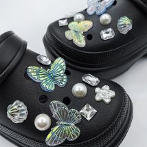18 Stück Schmetterlings-Blumen-Kunstperlen-Diamant, abnehmbare Charms, Anstecknadeln, Schuhe, Dekoration, geeignet für Clogs, Sandalen, Party-Geschenk