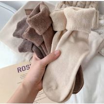 3 Paar winterwarme und plüschige dicke klassische einfarbige Mid-Tube-Socken für Damen, weiche und bequeme Schlafsocken für den Boden zu Hause