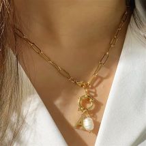 2PCS Frauen Edelstahl Goldene Halsband Halskette Karabinerhaken Perle Anhänger mit Anfangsbuchstaben Anhänger frauen Schmuck Geschenk 2025