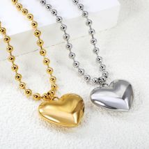 Temperament Klassische dreidimensionale Liebe Herz Anhänger Mädchen Edelstahl Halskette modische tägliche vielseitige Schmuck