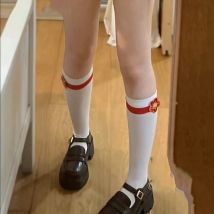 Spiel Genshin Impact Hu Tao Cosplay Kostümzubehör Paar weiße rutschfeste Socken + rote Beinschlaufe Rollenspiele Halloween-Geschenke