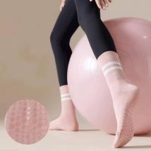 Hochwertige Yoga-Socken für Damen, rutschfest, schnell trocknend, Pilates-Ballettsocken, atmungsaktive Socken mit Zwischensohle unten