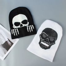 Lustige Strickmütze mit Totenkopf-Aufdruck für Männer und Frauen für Halloween-Urlaubskleidung, geeignet für winddichte und warme Wärme im Freien