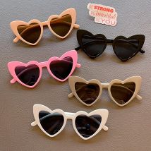 UV400-Schutz Kinder-Sonnenbrille in Herzform 2026 Neu 7 Farben Niedlich für Mädchen Jungen Kleinkinder Outdoor Reise Tägliches Geschenk Sonnenbrillen-Accessoire