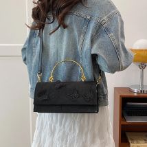 1 stücke PU Spitze Schmetterling Kette Umhängetasche frauen Kleine Quadratische Schulter Handtasche Mode Lässig Handtasche