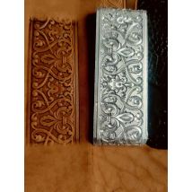 Multic-Design. Wird zur Herstellung von Ledergürteln und bedruckten Stempelformen für die Lederdekoration verwendet |   Blumenmuster aus der Arabeske der Tang-Dynastie