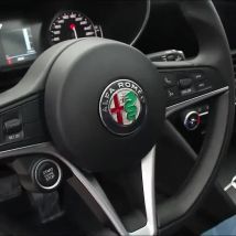 1Pc 40mm Volante Dell'automobile Logo Distintivo Adesivo per Alfa Romeo Mito Giulia Giulietta 147 156 166 159 Stelvio Sportiva 4C 8C GT