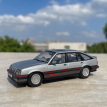 Bulk Diecast Opel MK2 Legierungsautomodell im Maßstab 1:43 Fertige Simulationskollektion Dekoration Junge Geschenk Spielzeug Statische Anzeige
