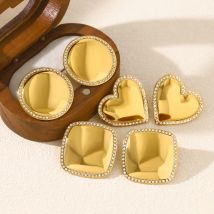 WILD & FREE Geometrische runde Herz-Ohrstecker aus Edelstahl für Damen, trendiger, schlichter, 18 Karat vergoldeter, wasserdichter Schmuck