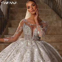 Silbernes, luxuriöses, mit Perlen besetztes Kristall-Hochzeitskleid, Illusions-Langarm-Brautkleid, maßgeschneiderte, bezaubernde Ballkleider für die Braut