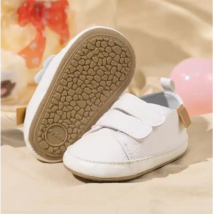 Neue Baby-Freizeitschuhe, Vintage-Leder, klassische Farbe, passende Baby-Laufschuhe, Gummisohle, weiche, rutschfeste Kleinkind-Kinderbettschuhe