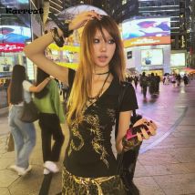Karrcat Grunge Aesthetics Tattoo Print T-Shirt Japanisches Y2k V-Ausschnitt Tops Trashy 2000er Jahre Stil Kurzarm T-Shirt American Retro