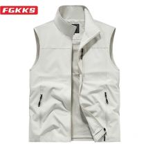 FGKKS 2024 Gilet casual da esterno per uomo Cappotto di moda con tasca grande Design di alta qualità Gilet da strada caldo per uomo