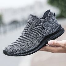 Oddychające męskie obuwie lekkie męskie buty do chodzenia na świeżym powietrzu antypoślizgowe męskie trampki wsuwane mieszkania buty wulkanizowane 2023