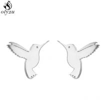 Lovely Stainless Steel Flying Bird Pendant Hummingbird Earrings for Women Girls Vivid Swallow Animal Ear Studs Unique Gifts