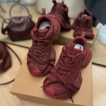 2025, Frühling und Herbst, neue Damen-Strasssteine voller Diamanten, Riemen, dicke Sohlen, Angola, rote Nischen-Sport- und Freizeit-Papa-Schuhe