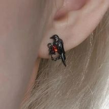 Gotische rote und schwarze Krähenohrringe, Retro-Ohrringe im dunklen Stil, Urlaubsparty-Accessoires, modische, einzigartige Persönlichkeitsohrringe
