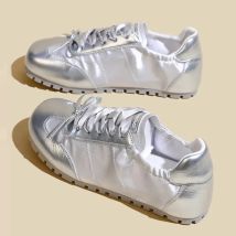 Flache Satin Schuhe für Frauen Frühjahr Neue Retro Freizeit Atmungsaktive Lace Up Turnschuhe Koreanischen Stil Runden Kopf Einfarbig Schuhe