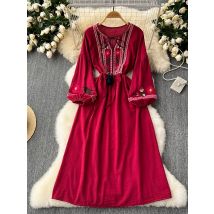 2025 neue Frühling Herbst Urlaub Retro Ethnische Stickerei Kleid Laterne Langarm Taille Böhmischen Kleid A157
