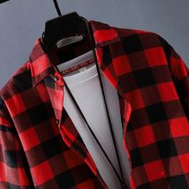 Stilvolle Herren Button-Down-Plaid-Shirts Baggy-Mantel Revers-Tops Langarm-Karohem den lässige Arbeits kleidung rot schwarz