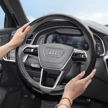 Geeignet für Audi Carbon Fiber Texture Lenkradbezug Snap-On Wave-Shaped Sports Design Schutzhülle Q3 Q5 Q7 Q8 A3 A4 A5 A6 A7 A8 S3 S4 S5 S6 S7 S8 Rs3 Rs6 Rs7 Rs Q3 Rs Q5 Q8 E-Tron