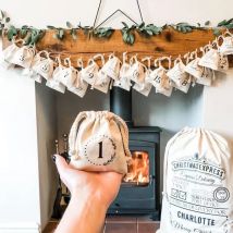 Kalendarz Adwentowy na Boże Narodzenie 2025 Torba Świąteczna Wesołych Świąt Świąteczna Skarpeta na Drzwi Stołu Kominka Dekoracja Prezent dla Dziecka Chłopca Dziewczynki