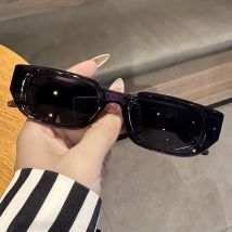 Luxus Marke Designer Quadrat Sonnenbrille Männer Frauen Retro Niet Suneyeglass Casual UV Schutz Sonnencreme Reise Angeln Gläser