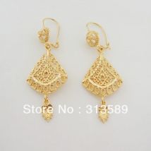 Gut geschnitzte goldene Farbe Eule Charme baumeln groß 2.36 "Ohrring großes Geschenk