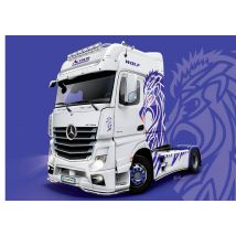 Italeri 3935 MB Actros MP4 Show GigaSpace HGV assembly kit 1:24