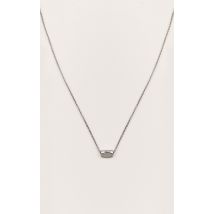 Collier argenté à pendentif, Argenté