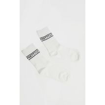 PRETTYLITTLETHING Chaussettes blanches à logo, Blanc