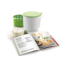 Kit de préparation fromage Lékué Cheese Maker + livre de recettes - Couteaux du Chef - Couteaux du Chef