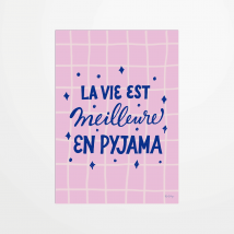 Carte Postale - Rio Soley - La Vie Est Meilleure En Pyjama - 14,8 X 10,5 Cm - Made In France - My 365