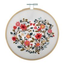 Kit De Broderie floral Heart Avec Cercle En Bois De 15cm – Trimits | Un Projet Élégant Et Relaxant 45 Floral Heart
