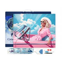 Diamond Painting Broderie Diamant Figured’art 40x50cm Toile Tendue Sur Châssis En Bois - Diamants Carrés - Diva Dans Une Voiture Rétro Rose - 