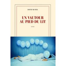 Un Vautour Au Pied Du Lit