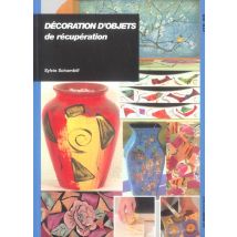 Decoration D'Objets De Recuperation